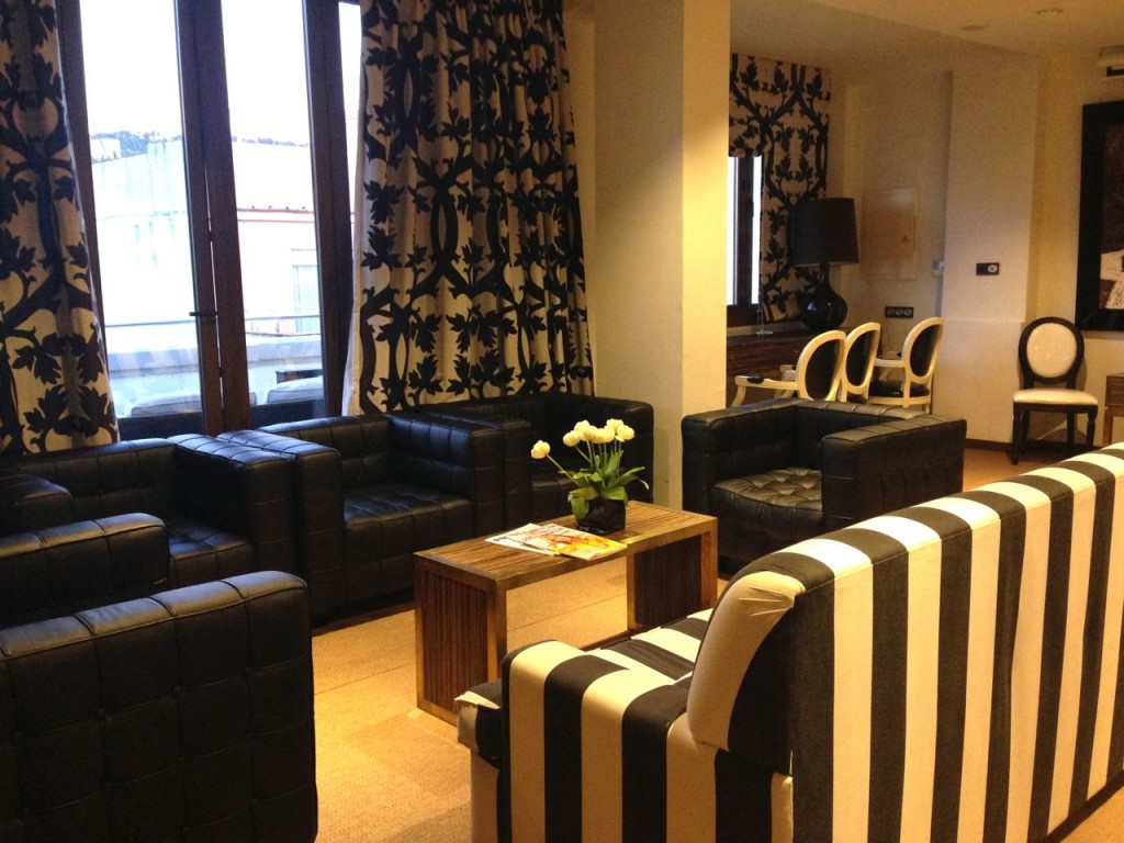Holidays Sunshine Room Mate Leo Granada12