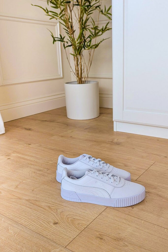 white puma trainers