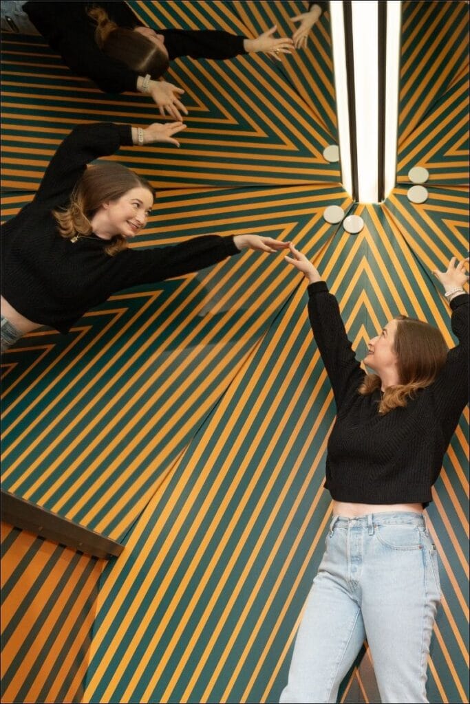 cloning room illusion