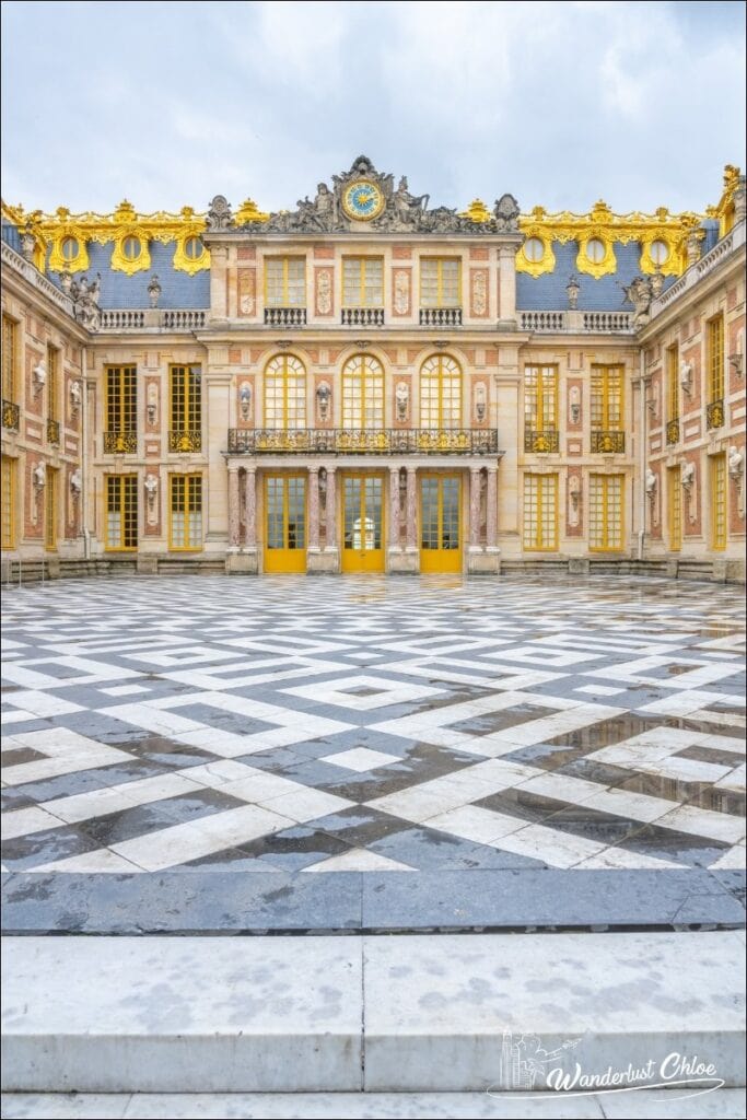 paved courtyard versailles